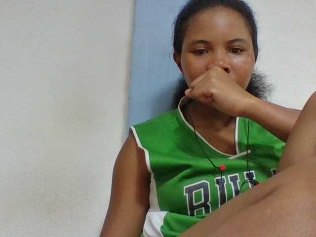 Juliah1a live cam on BongaCams