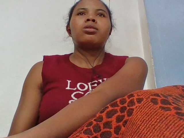 Juliah1a live cam on BongaCams