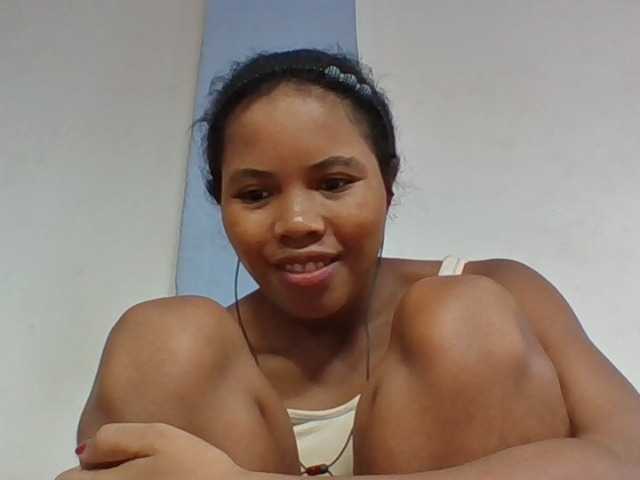 Juliah1a live cam on BongaCams