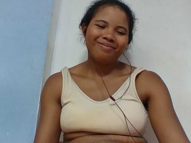Juliah1a live cam on BongaCams