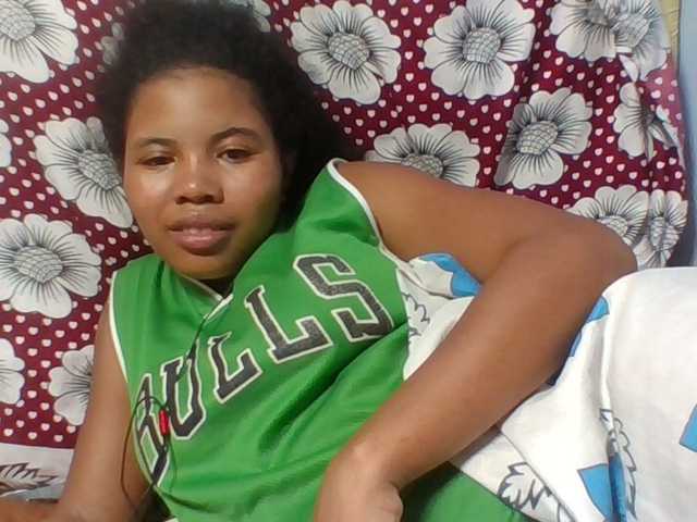 Juliah1a live cam on BongaCams