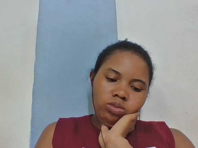 Juliah1a live cam on BongaCams