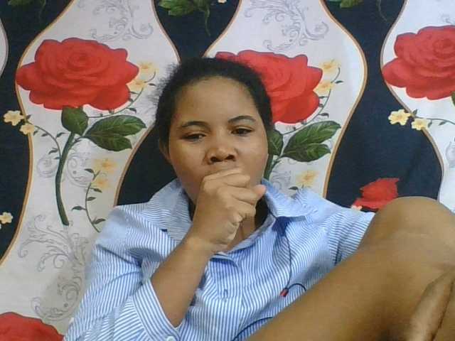 Juliah1a live cam on BongaCams