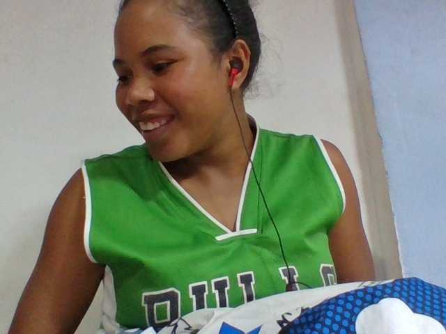 Juliah1a live cam on BongaCams