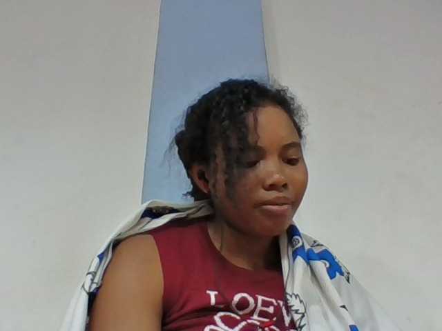 Juliah1a live cam on BongaCams