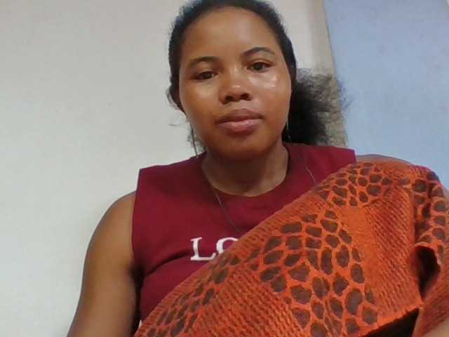 Juliah1a live cam on BongaCams