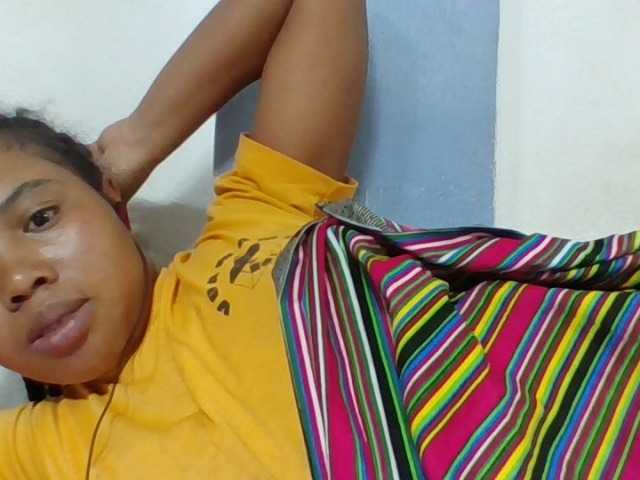 Juliah1a live cam on BongaCams