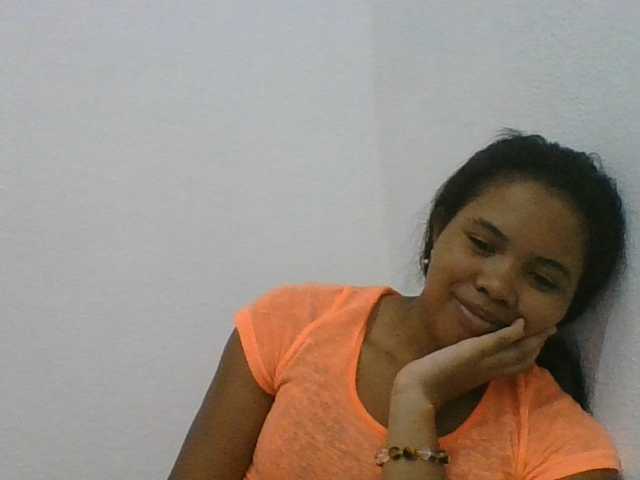 Juliah1a live cam on BongaCams