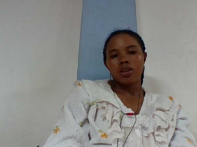 Juliah1a live cam on BongaCams