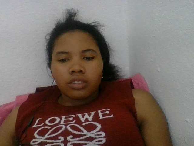 Juliah1a live cam on BongaCams