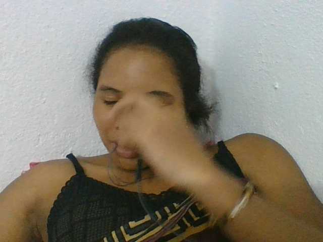 Juliah1a live cam on BongaCams