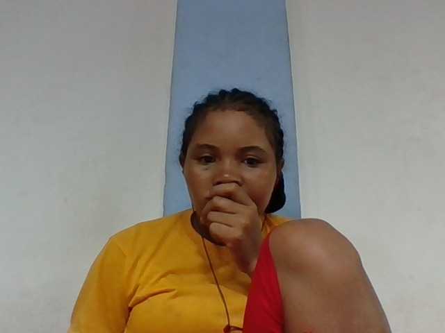 Juliah1a live cam on BongaCams