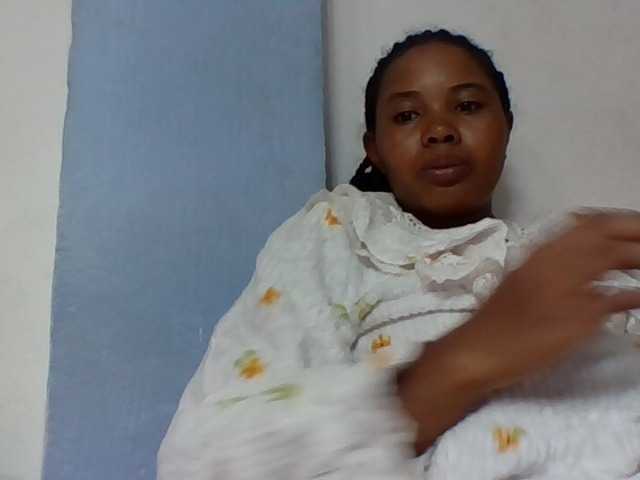 Juliah1a live cam on BongaCams