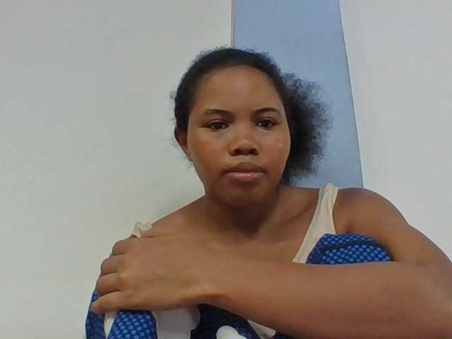 Juliah1a live cam on BongaCams