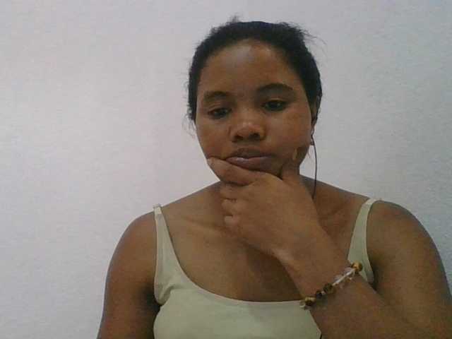 Juliah1a live cam on BongaCams