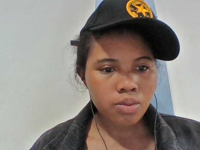 Juliah1a live cam on BongaCams