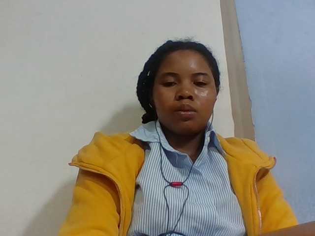 Juliah1a live cam on BongaCams
