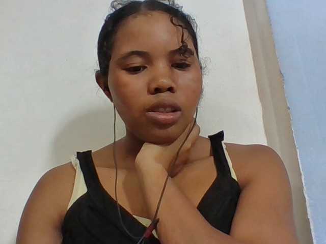 Juliah1a live cam on BongaCams