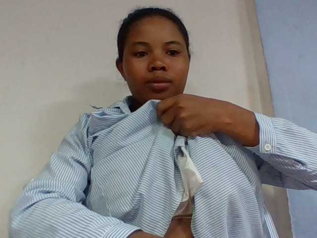 Juliah1a live webcam show