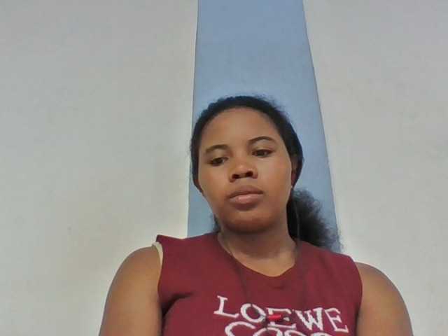 Juliah1a live cam on BongaCams