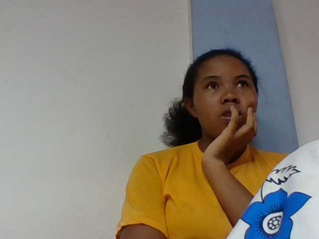 Juliah1a live webcam show