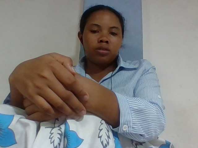 Juliah1a live cam on BongaCams