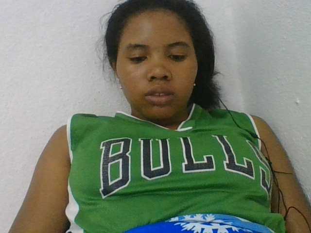 Juliah1a live cam on BongaCams