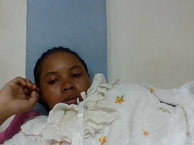 Juliah1a live cam on BongaCams