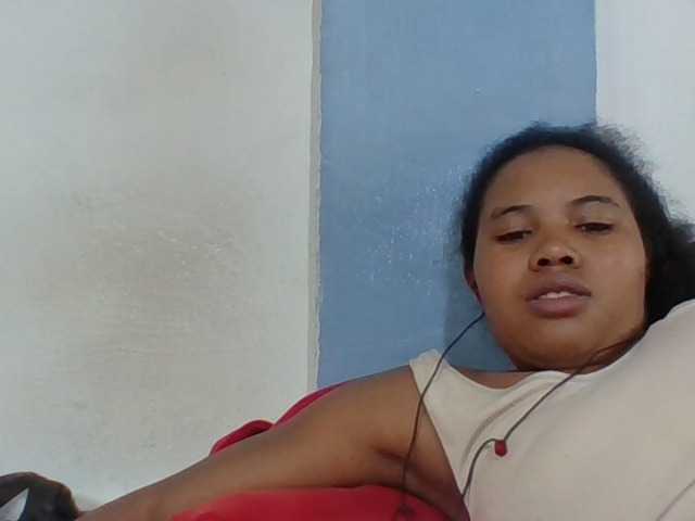 Juliah1a live cam on BongaCams