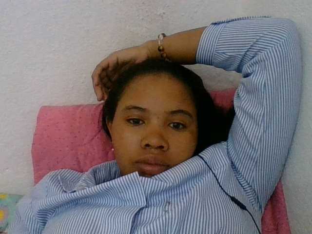 Juliah1a live cam on BongaCams