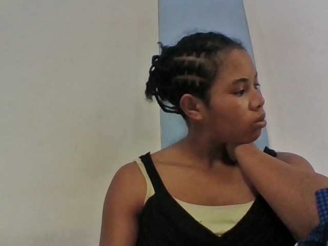 Juliah1a live cam on BongaCams