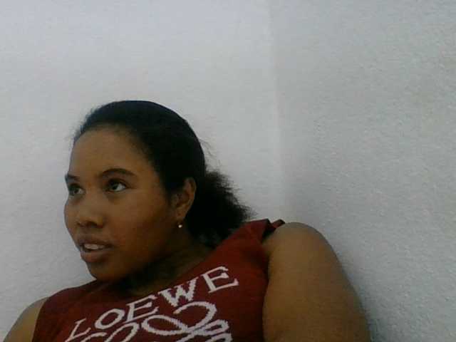 Juliah1a live cam on BongaCams