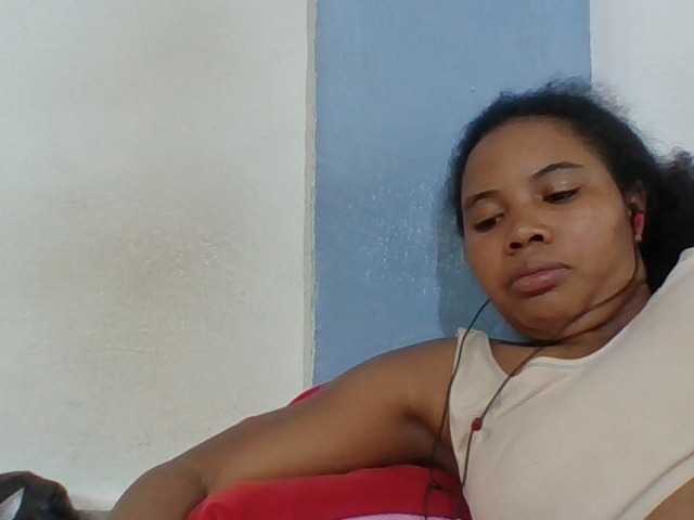 Juliah1a live cam on BongaCams