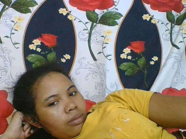 Juliah1a live cam on BongaCams