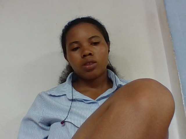 Juliah1a live webcam show