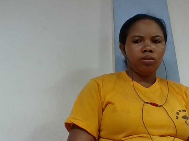 Juliah1a live cam on BongaCams