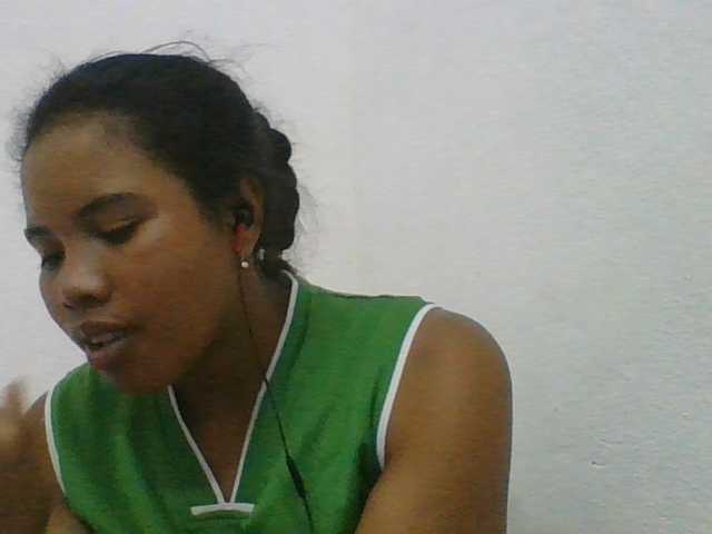 Juliah1a live cam on BongaCams