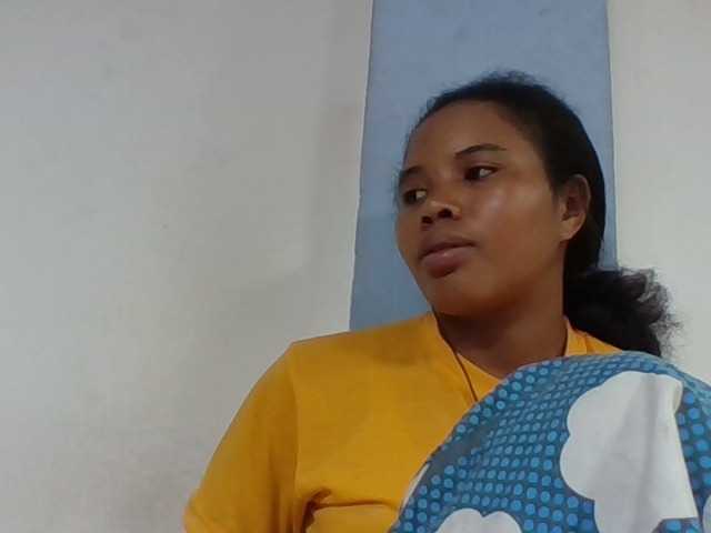Juliah1a live cam on BongaCams