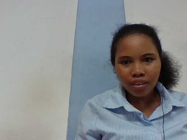 Juliah1a live cam on BongaCams