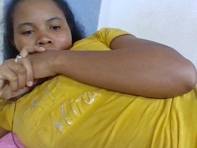 Juliah1a live cam on BongaCams