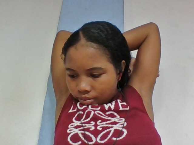 Juliah1a live cam on BongaCams