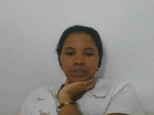Juliah1a live cam on BongaCams