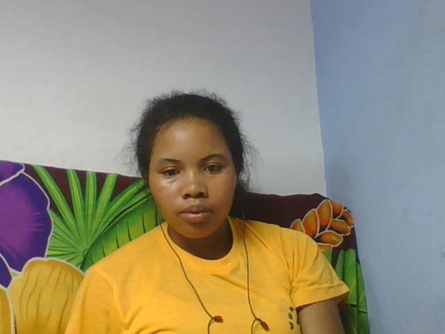 Juliah1a live cam on BongaCams