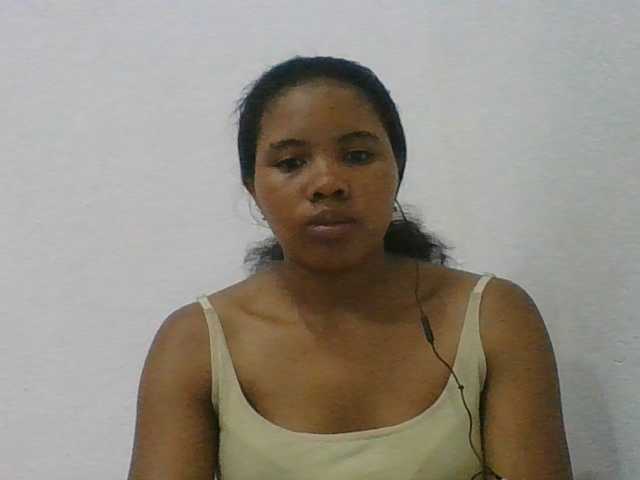 Juliah1a live cam on BongaCams