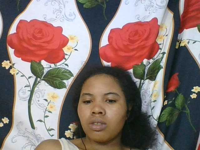 Juliah1a live cam on BongaCams