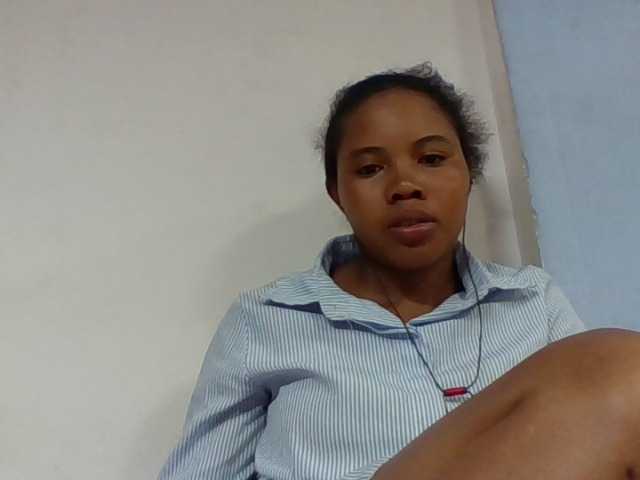 Juliah1a live cam on BongaCams