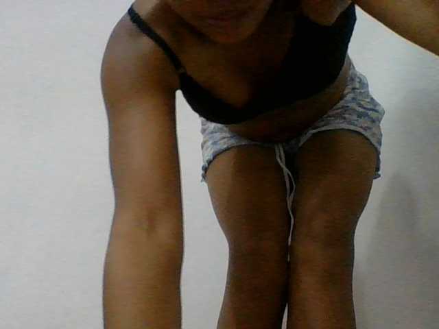 Juliah1a live cam on BongaCams