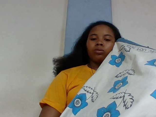 Juliah1a live cam on BongaCams