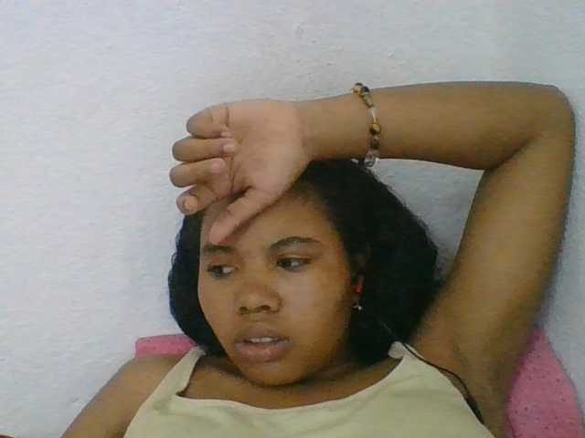 Juliah1a live cam on BongaCams