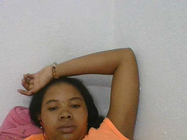 Juliah1a live cam on BongaCams